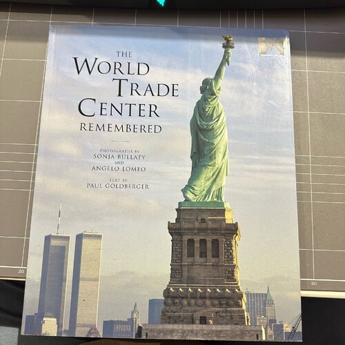 The World Trade Center Remembered (Paperback Book)